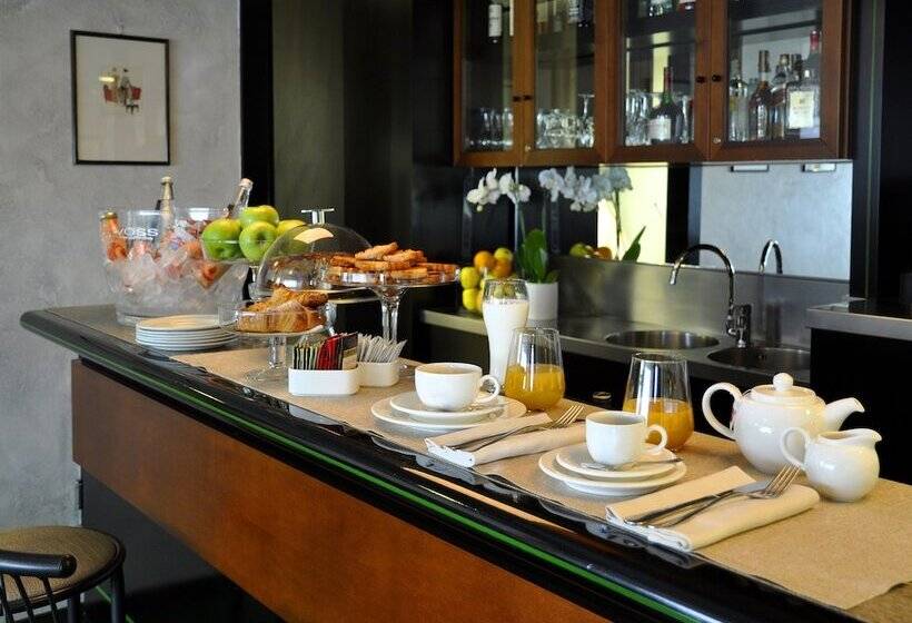 مُتل King, By R Collection Hotels
