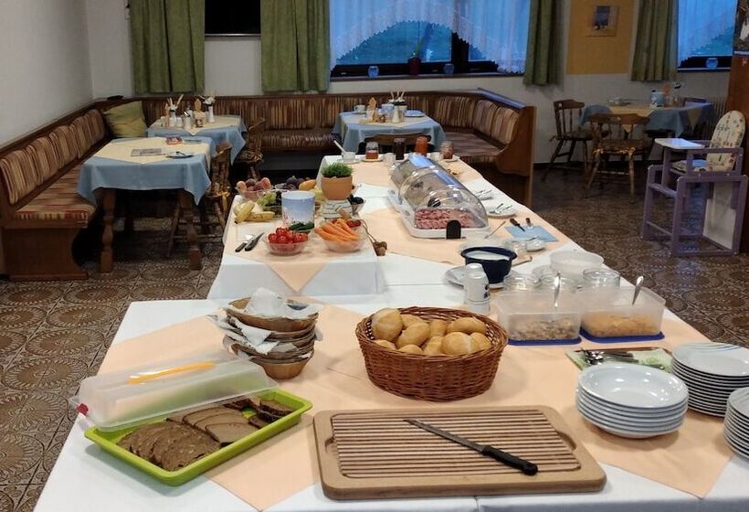 膳宿费 Bed&breakfast Lausegger