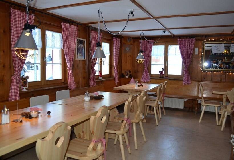 ペンション Gasthaus Alpina