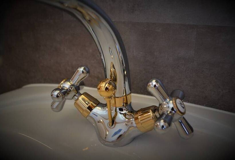 ペンション Gasthaus Alpina