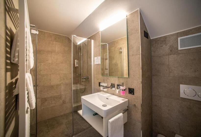 بنسيون Rössli Tufertschwil