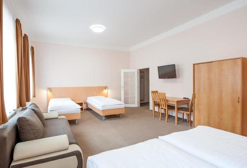 پانسیون V Centru