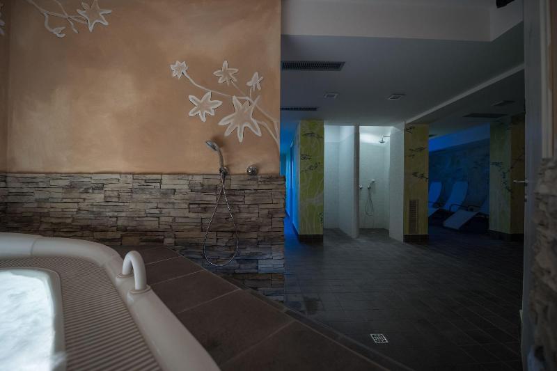 T Ami Hotel Resort Spa