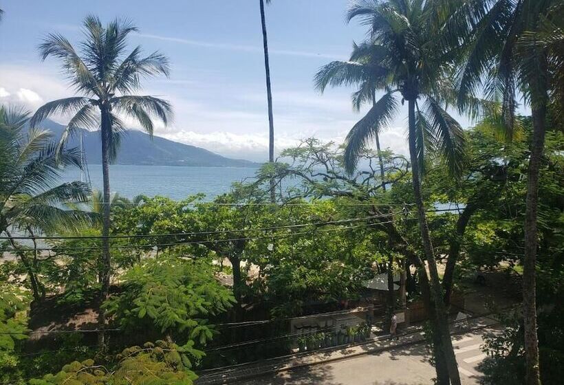هاستل Bahari Suites