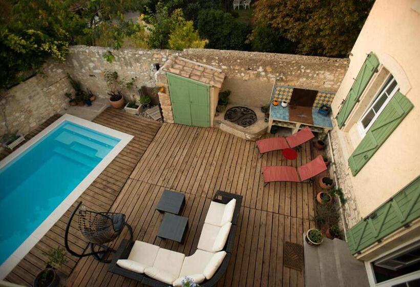 ベッドアンドブレックファースト Le Clos Art