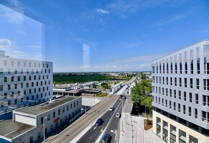 هتل Ibis Budget Saint Nazaire Centre Gare