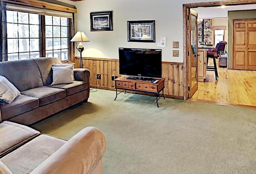 Lazy Pines Lodge
