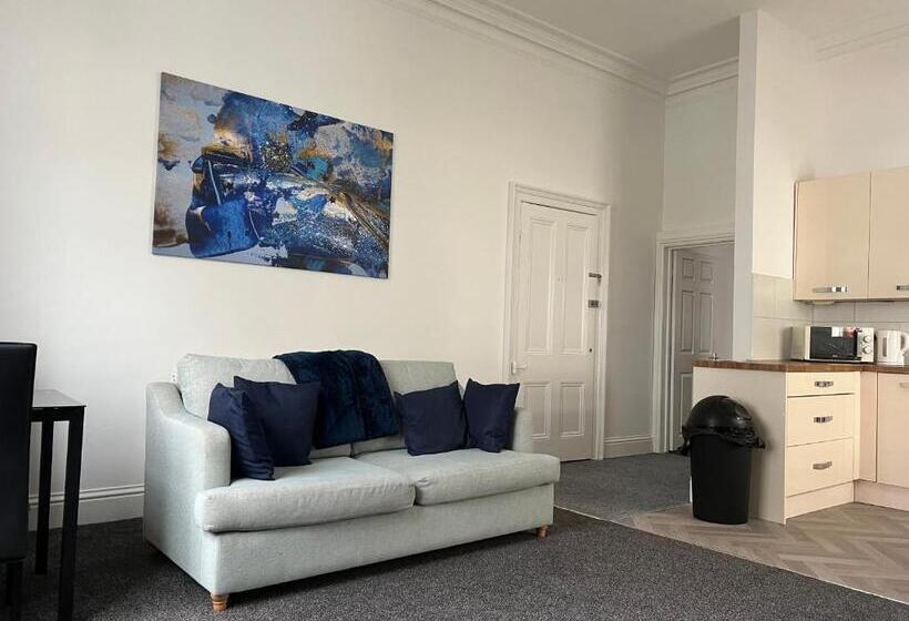 Lovely 1 Bed Ground Floor Flat In Leamington Spa