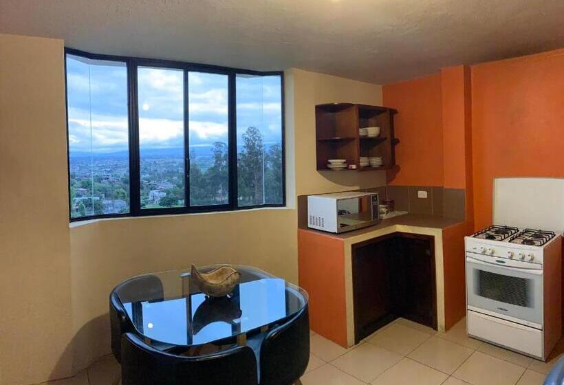 تختخواب و صبحانه Hostal Casa San Fernando Tumbaco