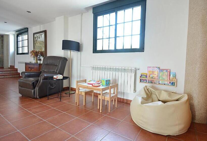 Galihost Casa Con Enorme Jardín En Cambados