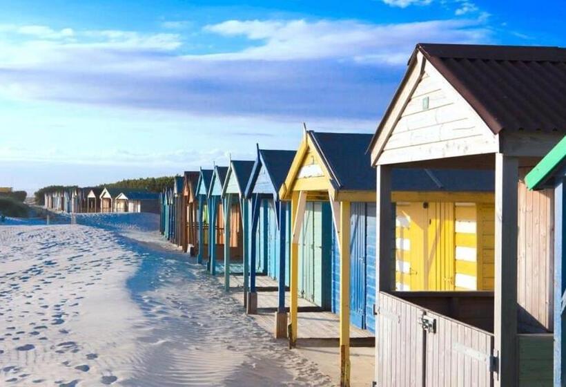 Delightful Seaside Hideaway 5 Mins To Beach