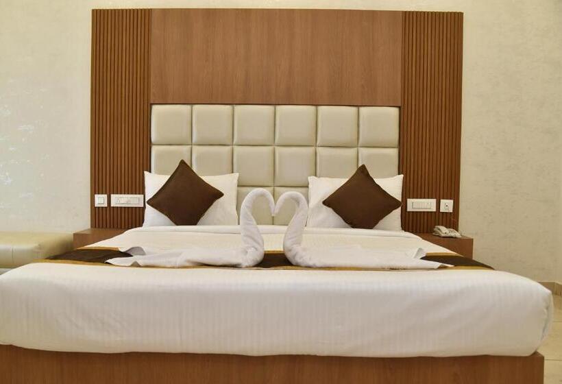 هتل Sukhi A Luxury Stay Inn