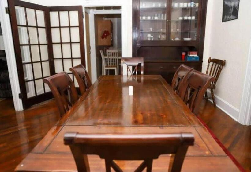 بنسيون Historic House On The Hilldownstairs Only