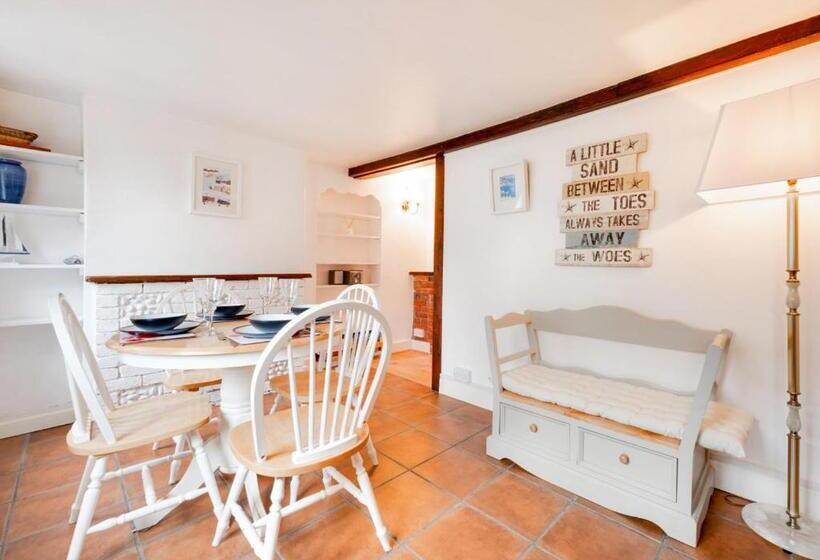 Poppy Cottage