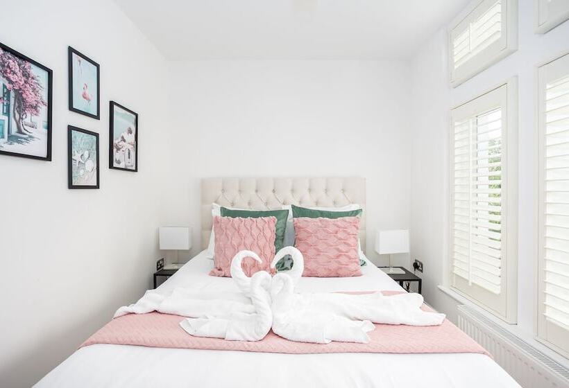 Estuary View By Sorted Stay