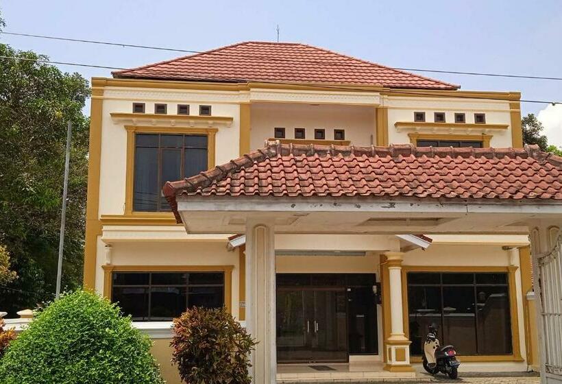 فندق Akbar Syariah Banyumas Redpartner