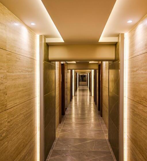 Отель Suvidha Suites