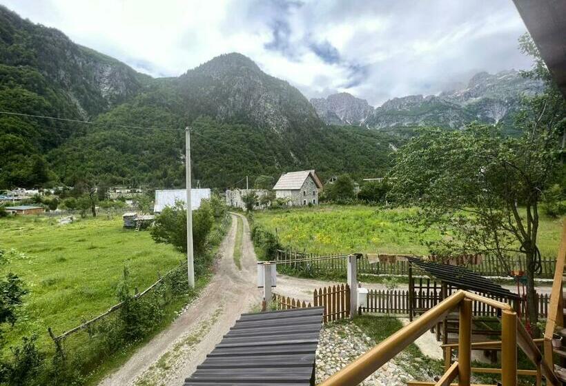 پانسیون Guest House “ Center Theth “