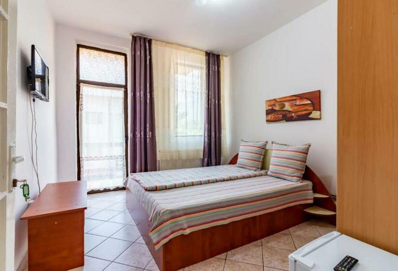 ペンション Vila Emily