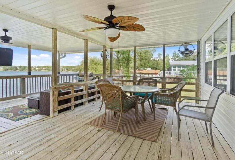 The Fifth Promise   A Cozy Lakehouse Retreat