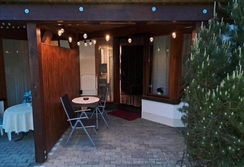 Viktor Apartment