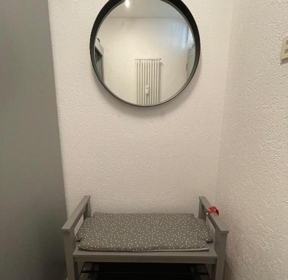 Viktor Apartment