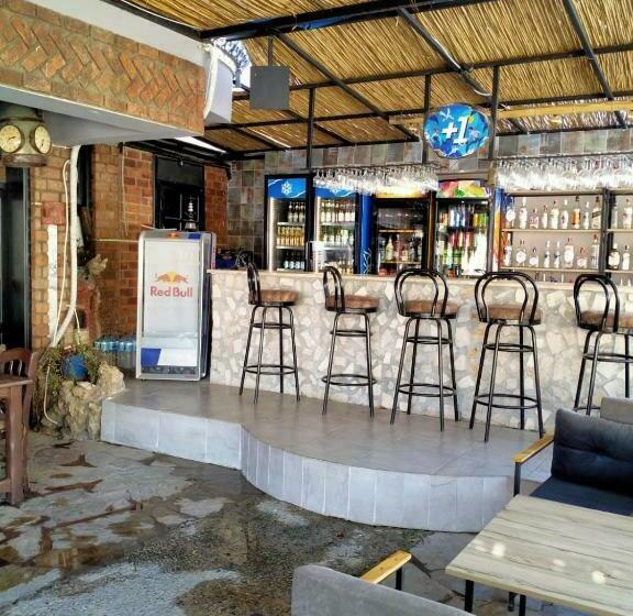 Yolo Otel