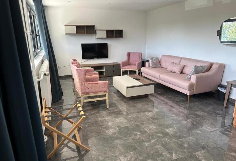 בית מלון כפרי Hôtel Parc Les Cigognes   Albé