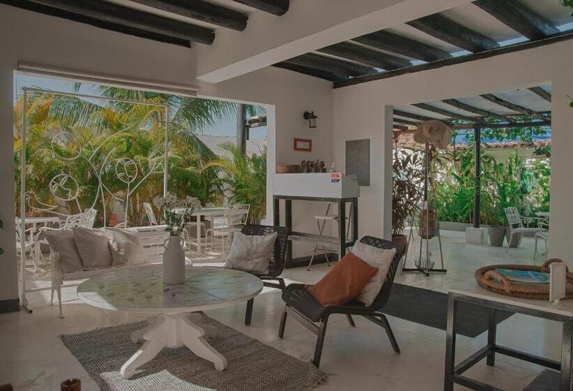 بنسيون Casa Ines