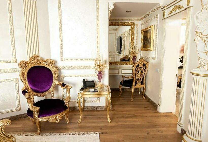 هتل Royal Palace Luxury  And Spa