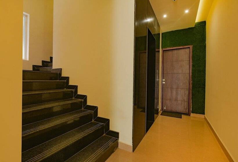Общежитие Fabhotel Senthur Inn