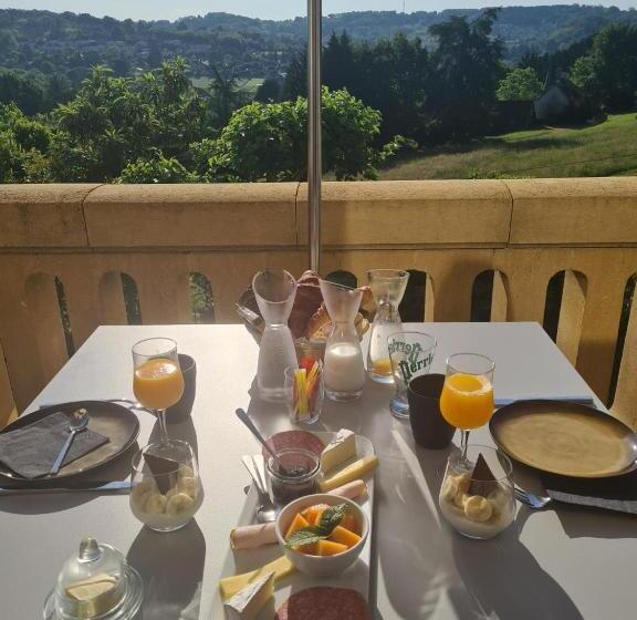 تختخواب و صبحانه La Maison Thimadaise