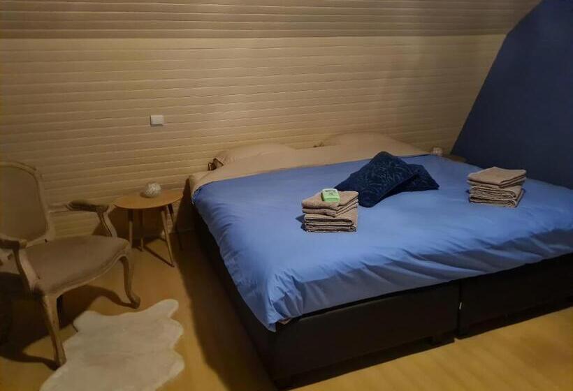 تختخواب و صبحانه La Maison Thimadaise