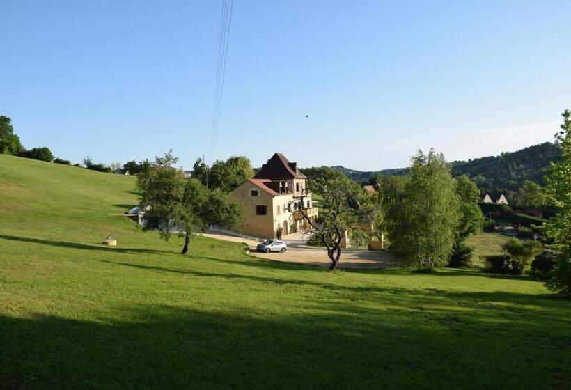 تختخواب و صبحانه La Maison Thimadaise