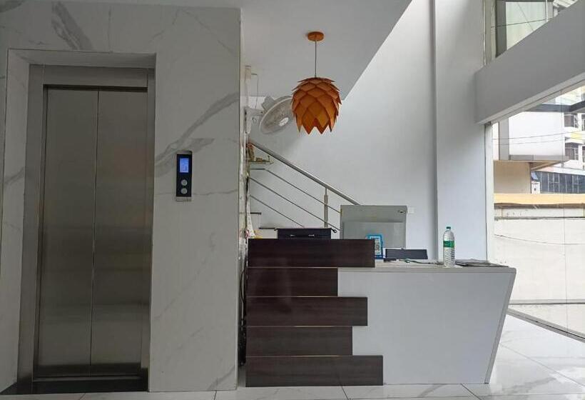 هتل The Paradise International