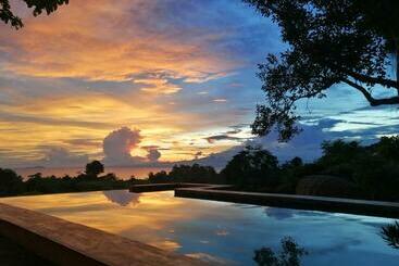 هتل Nakabalo Guesthouse & Restaurant