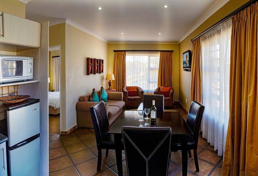 ペンション Room In B&b   Cozy Guest Room With Double Bed, Sofa Bed And Kitchen, Near Port Elizabeth