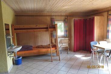 هاستل Gruppenbungalow Waldhaus Am Ferienpark