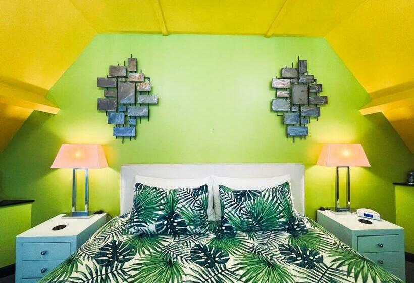 هتل Phoenix Apartments