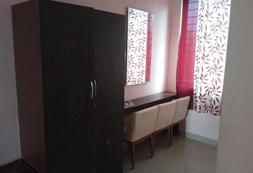 酒店 Grand Jp Inn Near 2 Km From Gundlupet Bus Stand