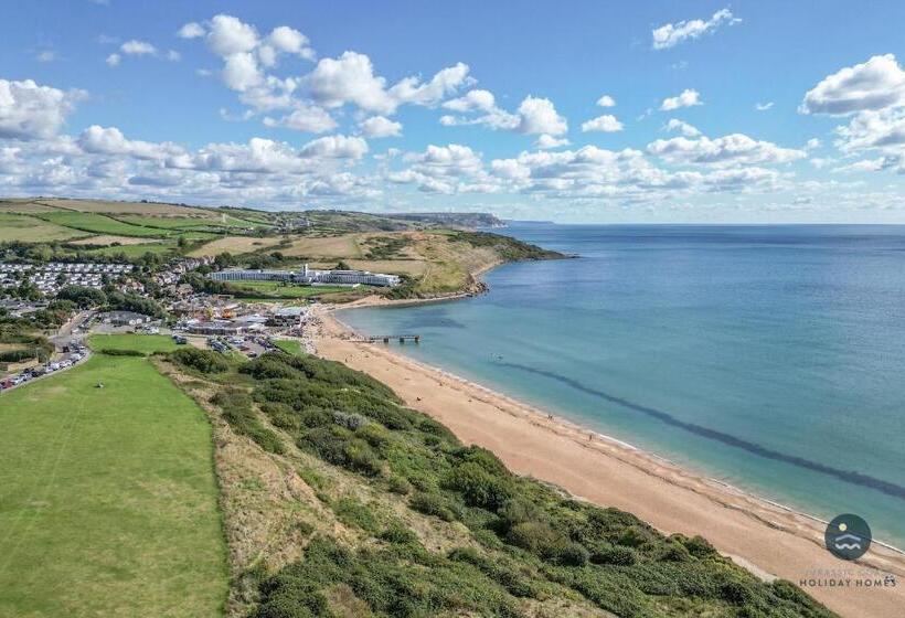 Seafeathers Luxury Holiday Home With Sea Views
