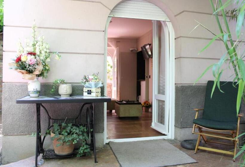 Garden Center Apartment