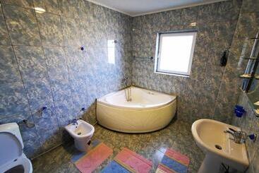 پانسیون Apartamente Vila Arcadia