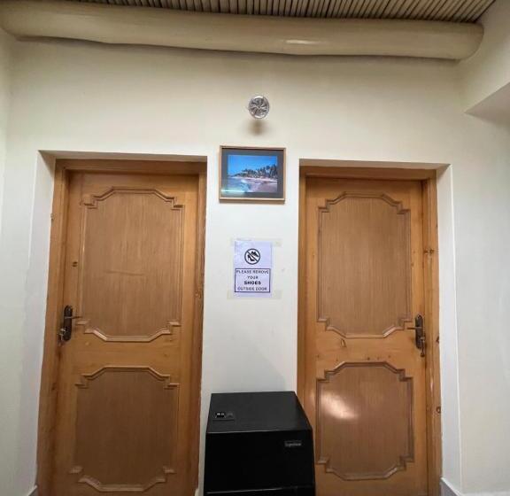 پانسیون Napishu Guest House