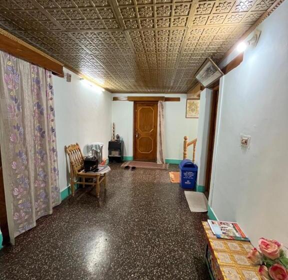 پانسیون Napishu Guest House