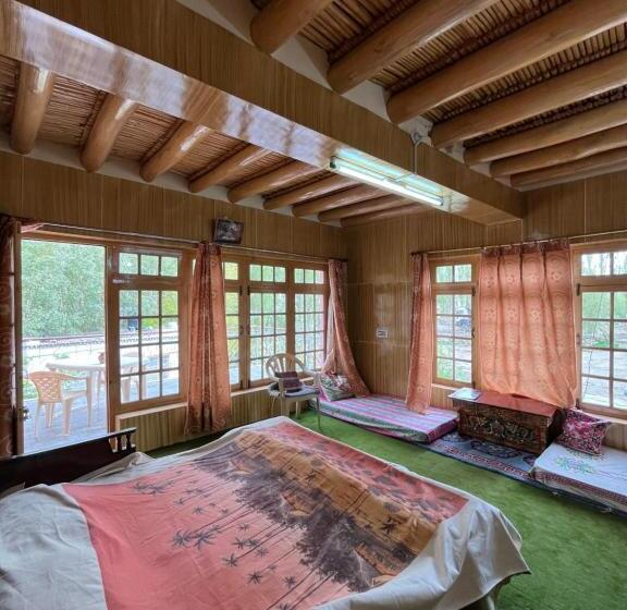 پانسیون Napishu Guest House