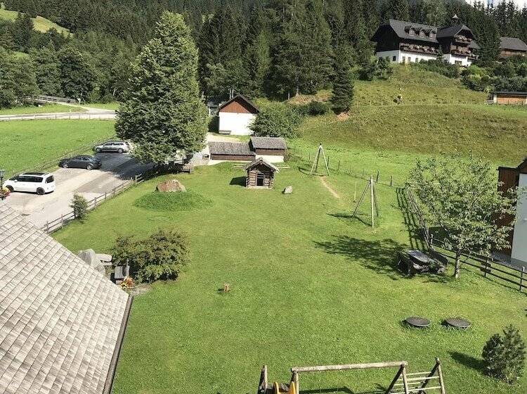 ユースホステル Gasthof Zum Gamsjäger