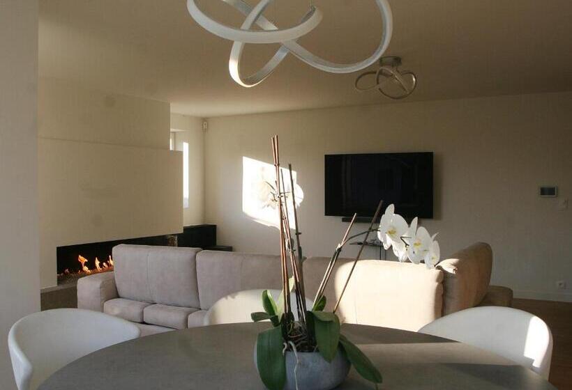 Ashley’s Villa