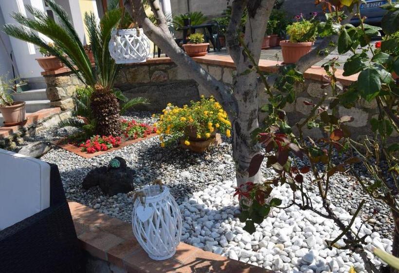 مبيت وإفطار Al Chiaro Di Luna