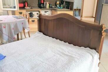 تختخواب و صبحانه Chambre D Hôtes Esterelle